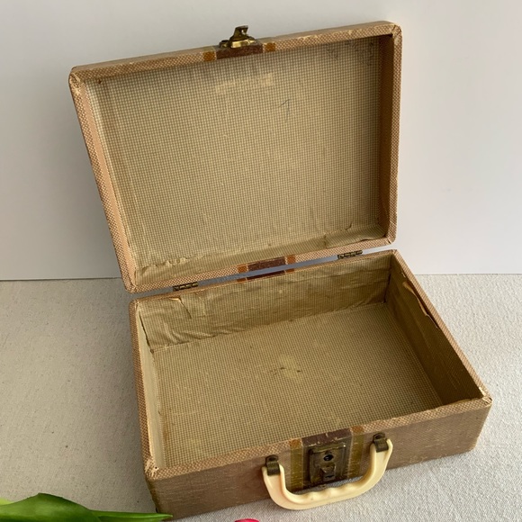 Vintage Suitcase Luggage - Picture 13 of 16